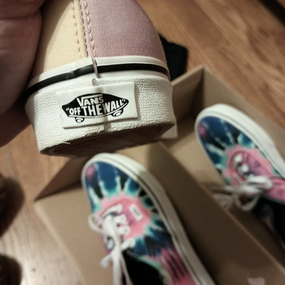 Multi color vans - Picture 3 of 5